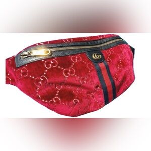 **SOLD**Gucci velvet belt bag / fanny pack**SOLD**